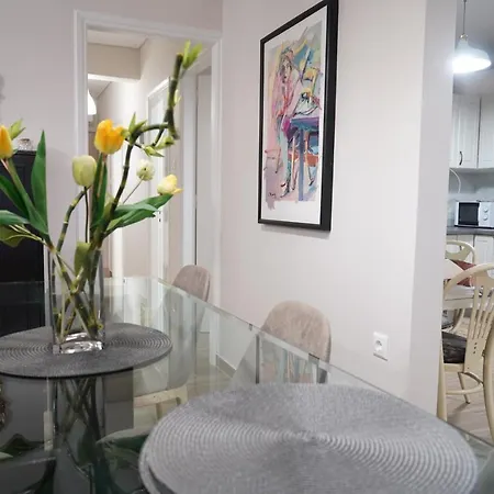 Downtown With Parking Apartment