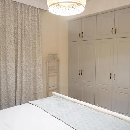 Downtown With Parking Apartment *