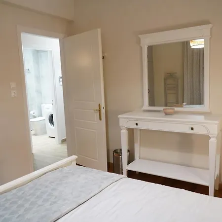 Downtown With Parking Larissa