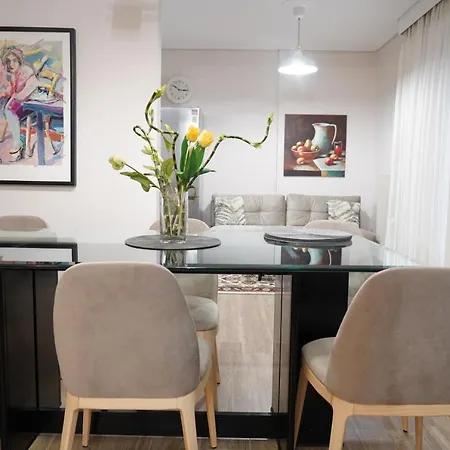 Downtown With Parking Larissa