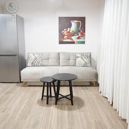 Downtown With Parking * 拉里萨