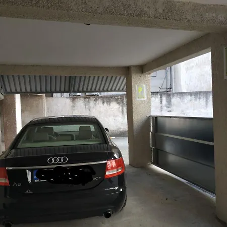 Apartment Downtown With Parking *