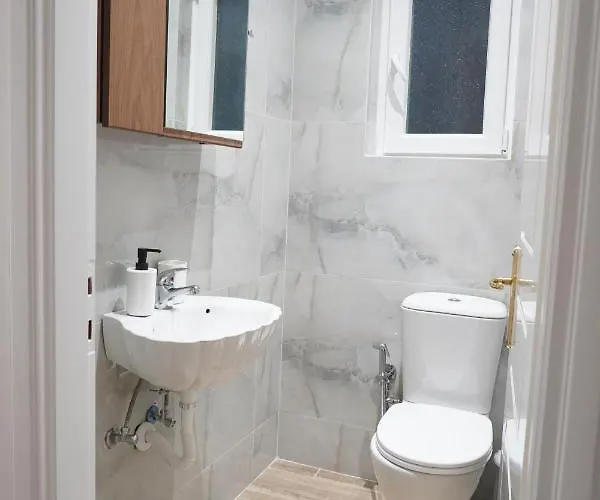 Downtown With Parking 公寓 *